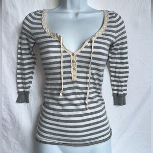 SOLD Ruehl No.925 henley